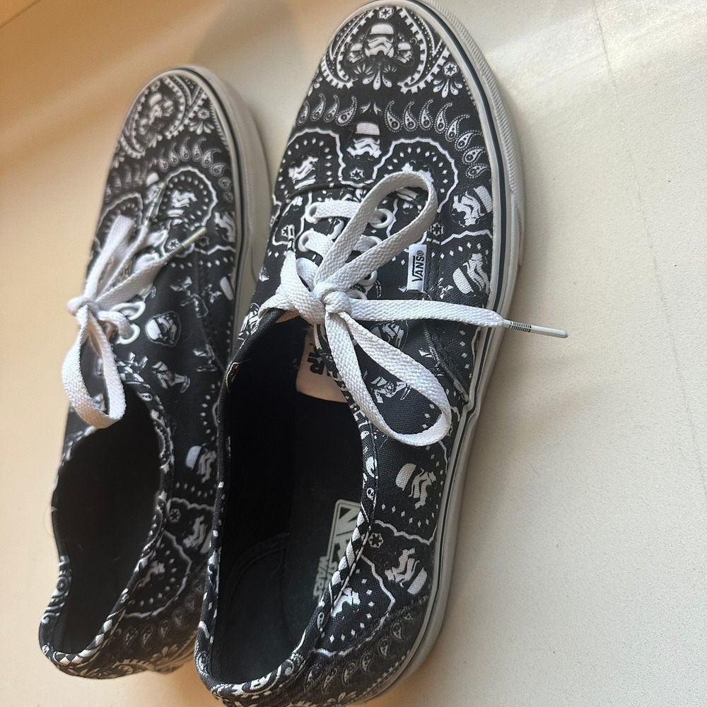Vans Star Wars Stormtrooper Paisley Bandana Authentic Shoes Mens 11 Black White - Picture 3 of 8